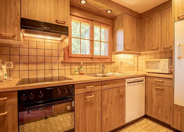 木屋 Soldanella By *